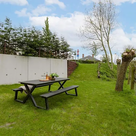 Huswell - Holiday Home Along The Canal With Great Views Damme Exterior photo