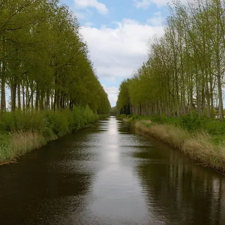 Huswell - Holiday Home Along The Canal With Great Views Damme Exterior photo